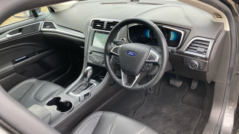 Ford Mondeo 2.0 Hybrid Titanium Edition 4dr Auto Hybrid Saloon